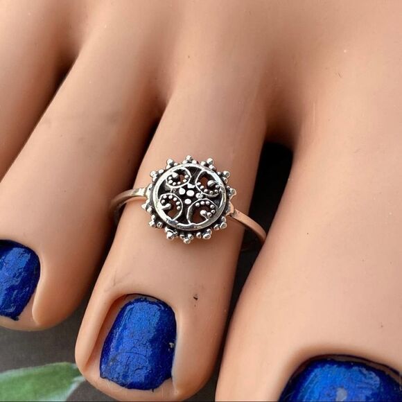 Granulated Sunburst Sterling Silver Toe Ring - Picture 3 of 4